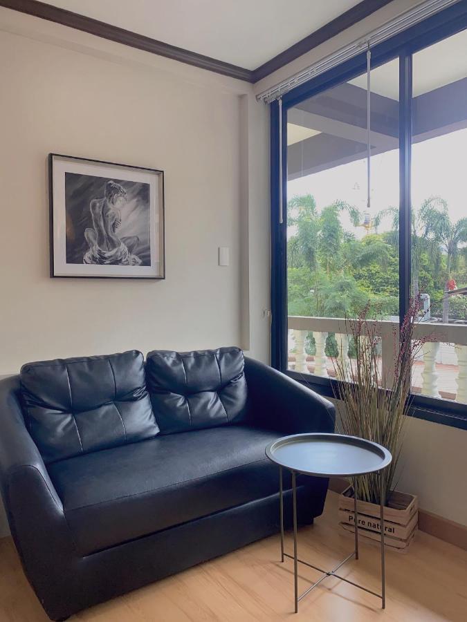 October Hostel Chiangmai Chiang Mai Zewnętrze zdjęcie
