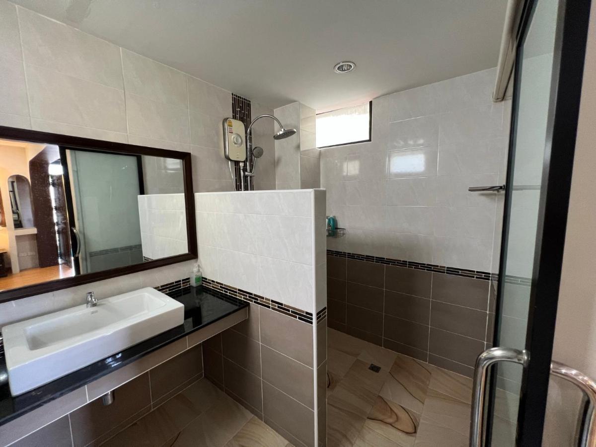 October Hostel Chiangmai Chiang Mai Zewnętrze zdjęcie