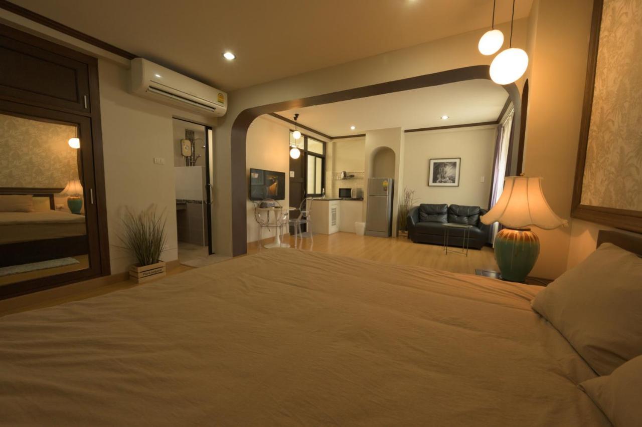 October Hostel Chiangmai Chiang Mai Zewnętrze zdjęcie