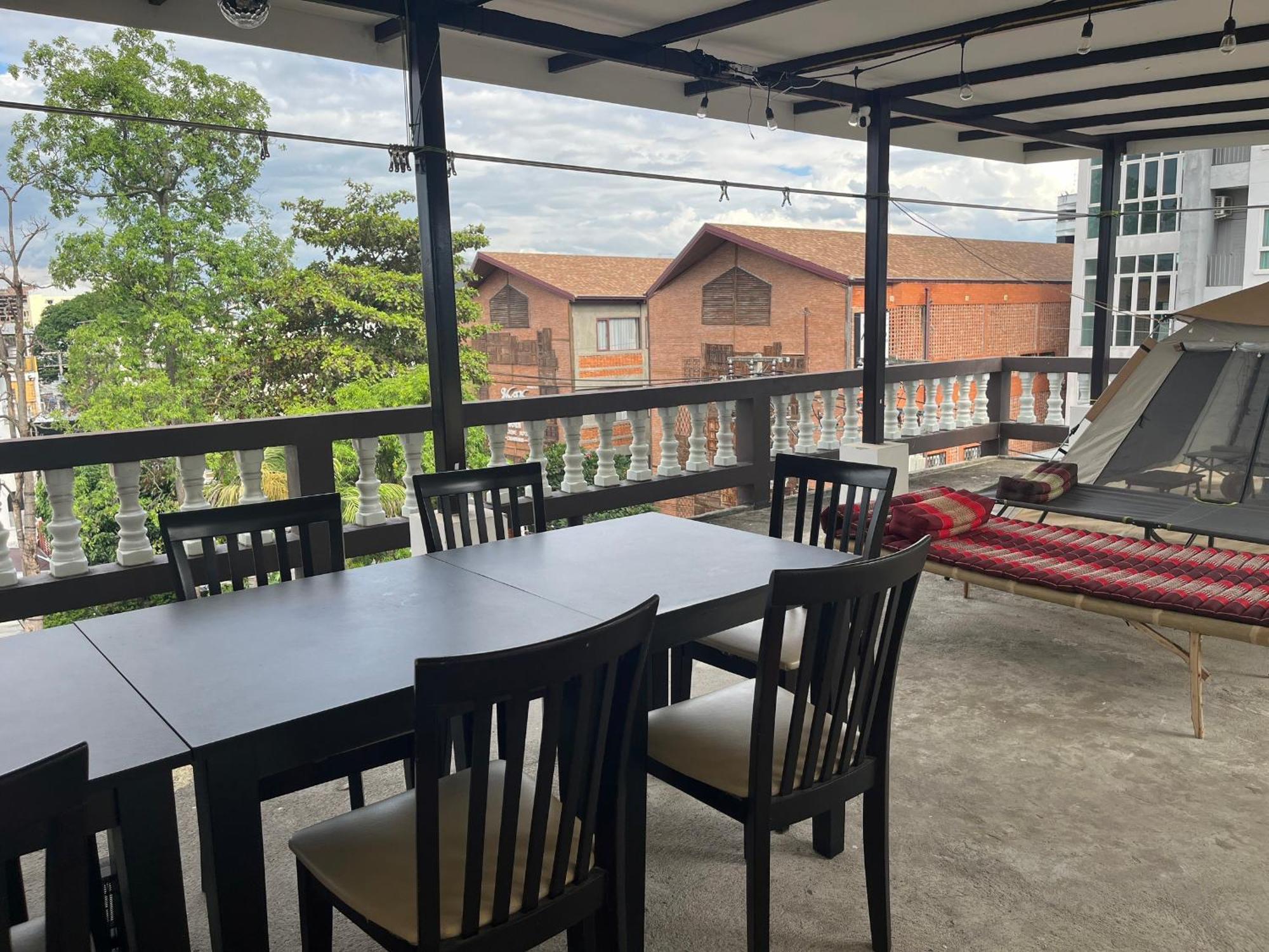 October Hostel Chiangmai Chiang Mai Zewnętrze zdjęcie