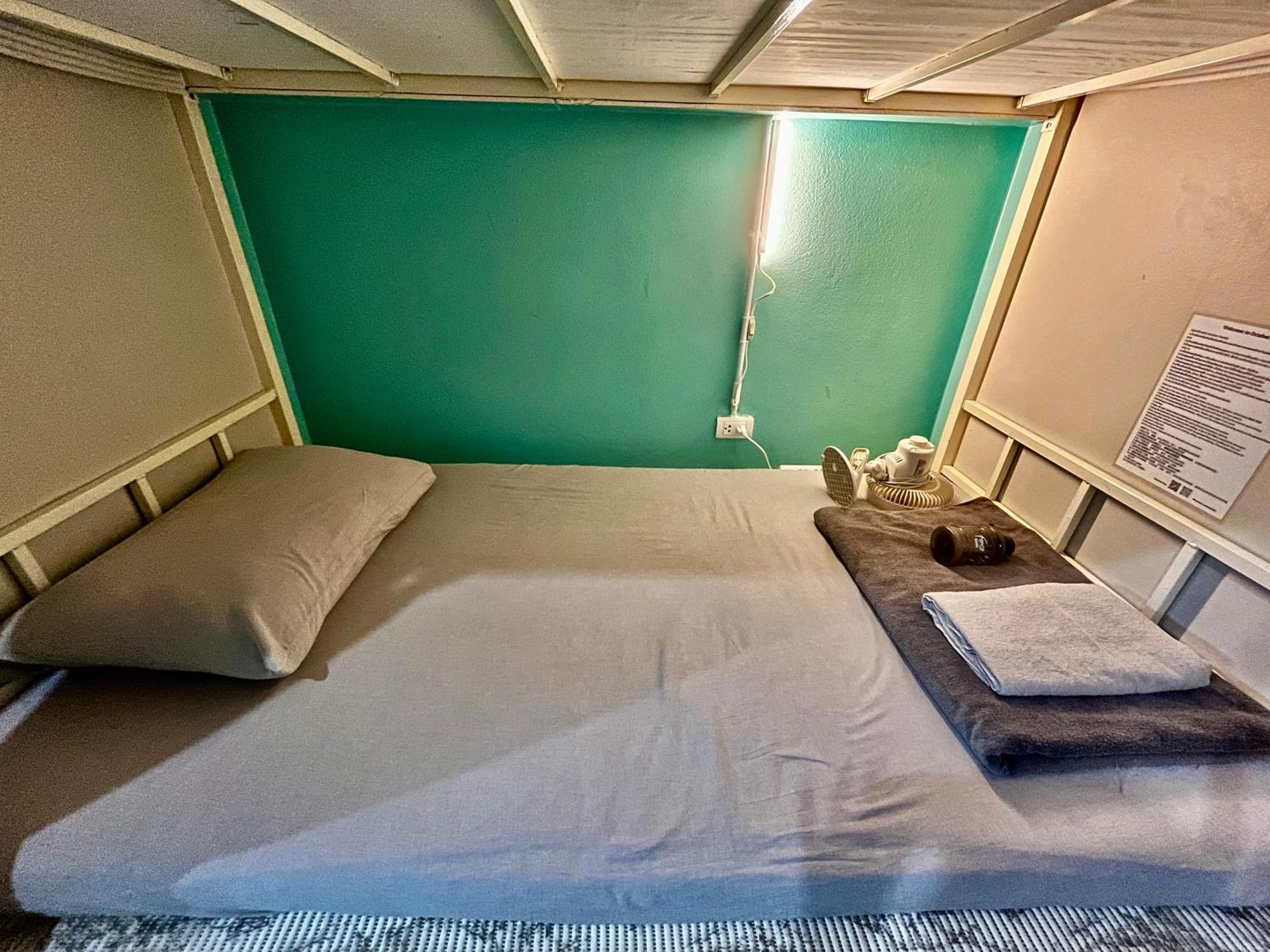 October Hostel Chiangmai Chiang Mai Zewnętrze zdjęcie