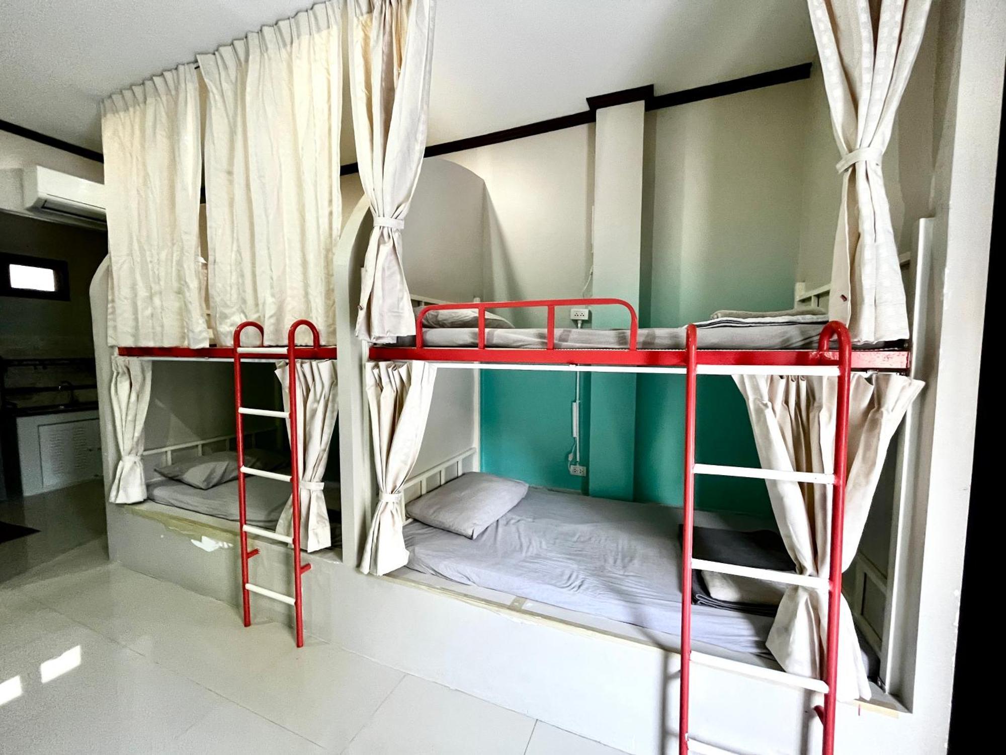 October Hostel Chiangmai Chiang Mai Zewnętrze zdjęcie