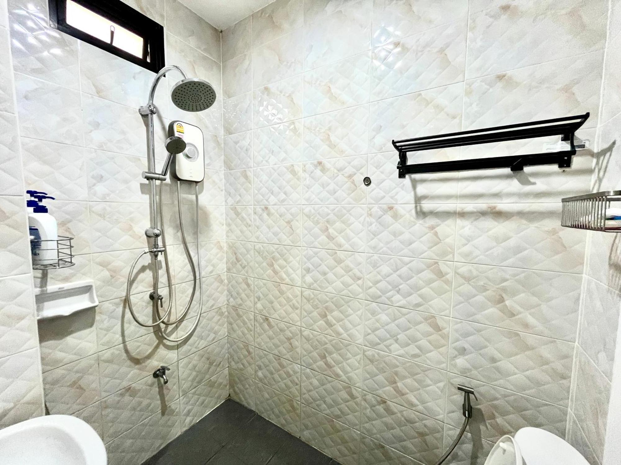 October Hostel Chiangmai Chiang Mai Zewnętrze zdjęcie
